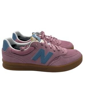 New Balance Women's 7.5 CT300 V3 Casual Court Shoes